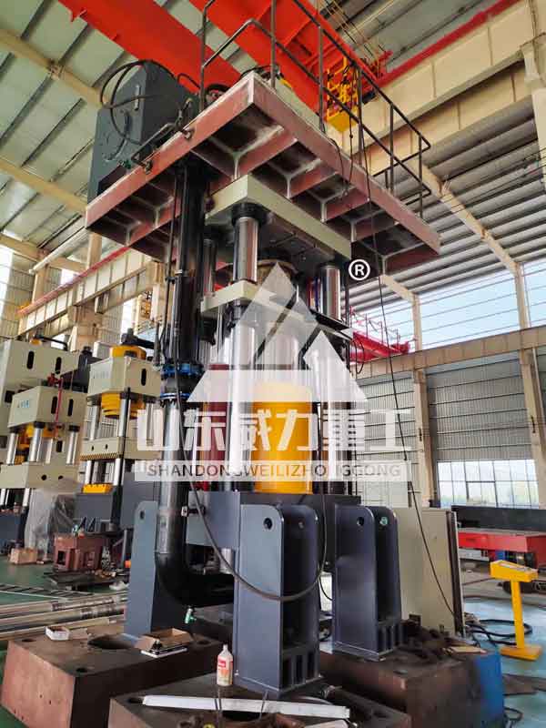 800噸四柱油壓機特殊機型