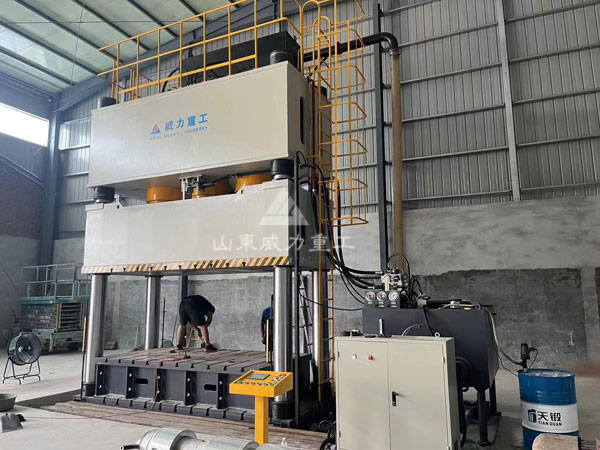 1500噸復合材料模壓成型機